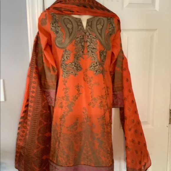 Pakistani designer shalwar kameez - Picture 6 of 10